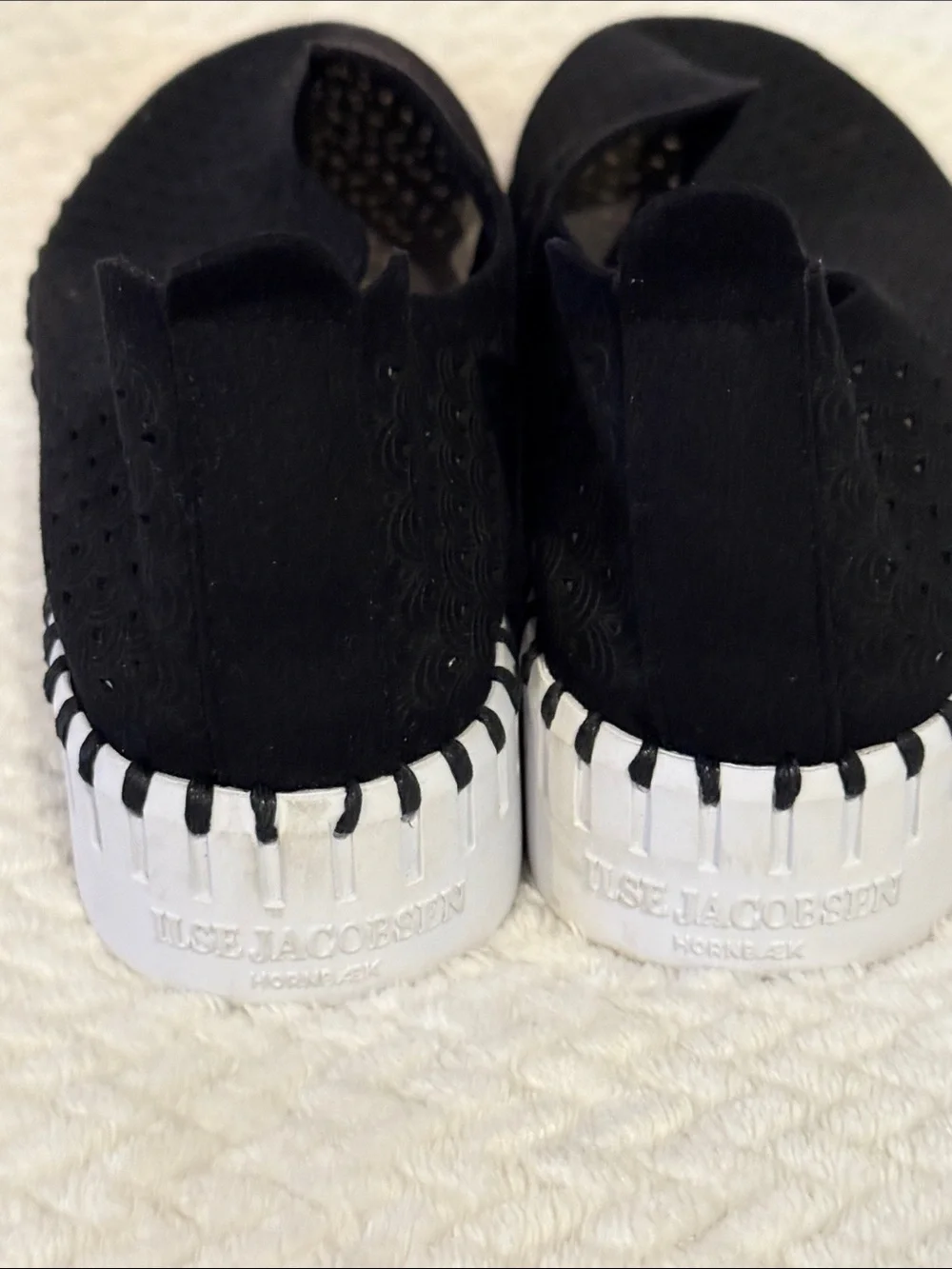 Ilse Jacobsen Womens Black Tulip Slip On Platform Sneakers Casual Comfort Sz 40
